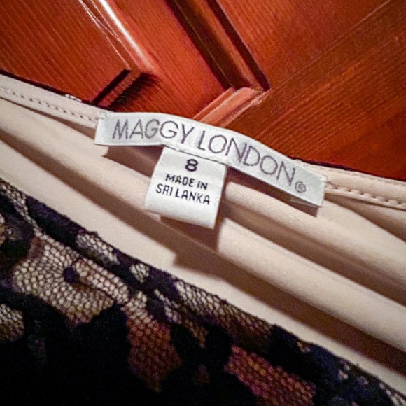 Stunning faux wrap black lace dress - Picture 3 of 8